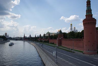 Moscow river & Kremlin.JPG